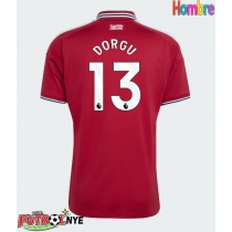 Camiseta Manchester United Patrick Dorgu #13 Primera Equipación 2026-27 manga corta